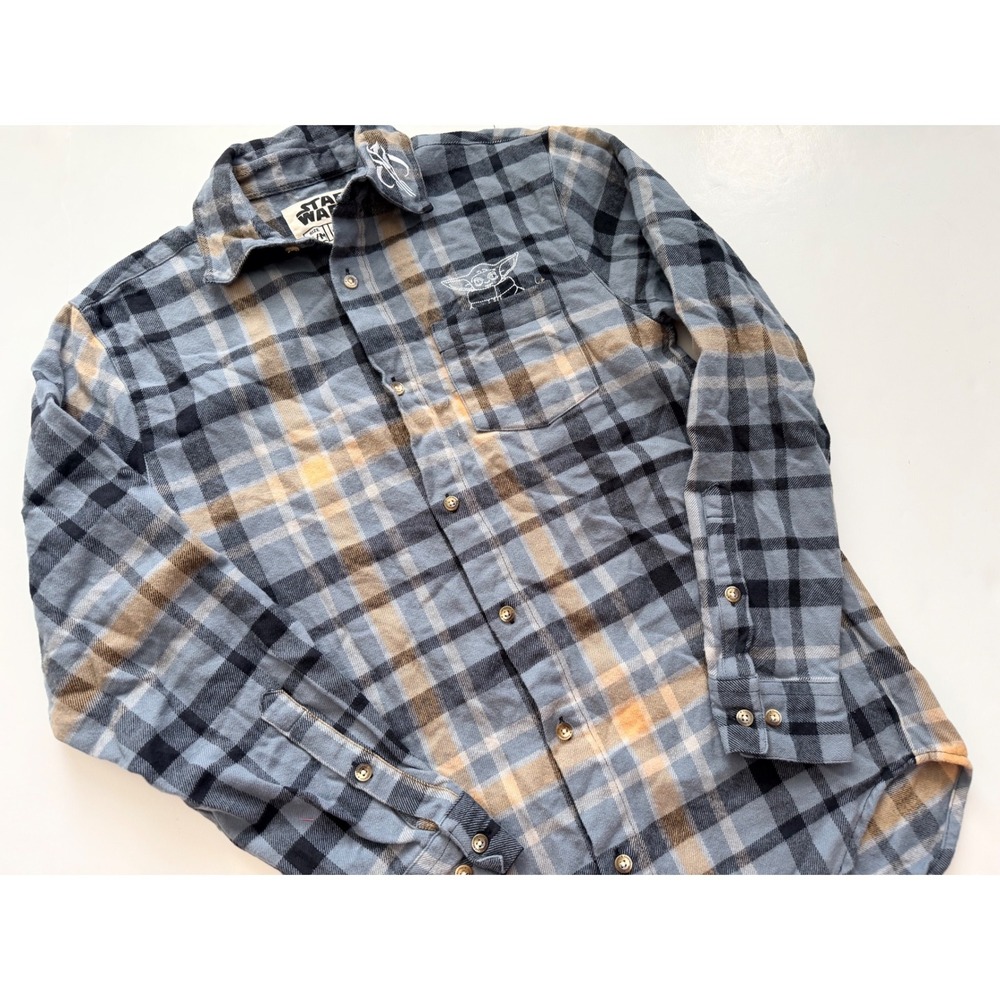 Cakeworthy Star Wars The Mandalorian Grogu This Is The Way Plaid Flannel Shirt M